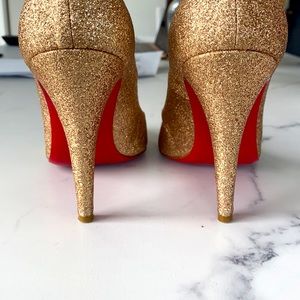 Christian Louboutin Gold Glitter Pumps Size 37